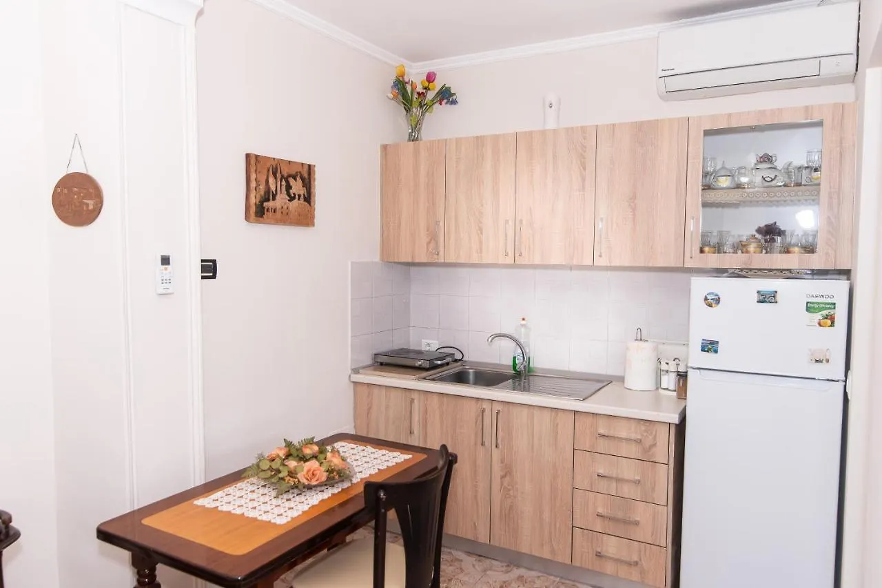 Erla'S Apartment Tirana